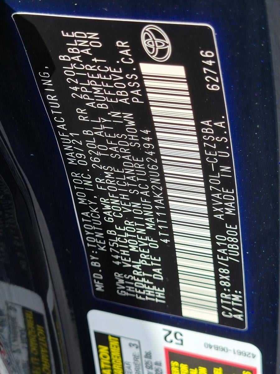 2022 Toyota Camry SE Auto (SE)