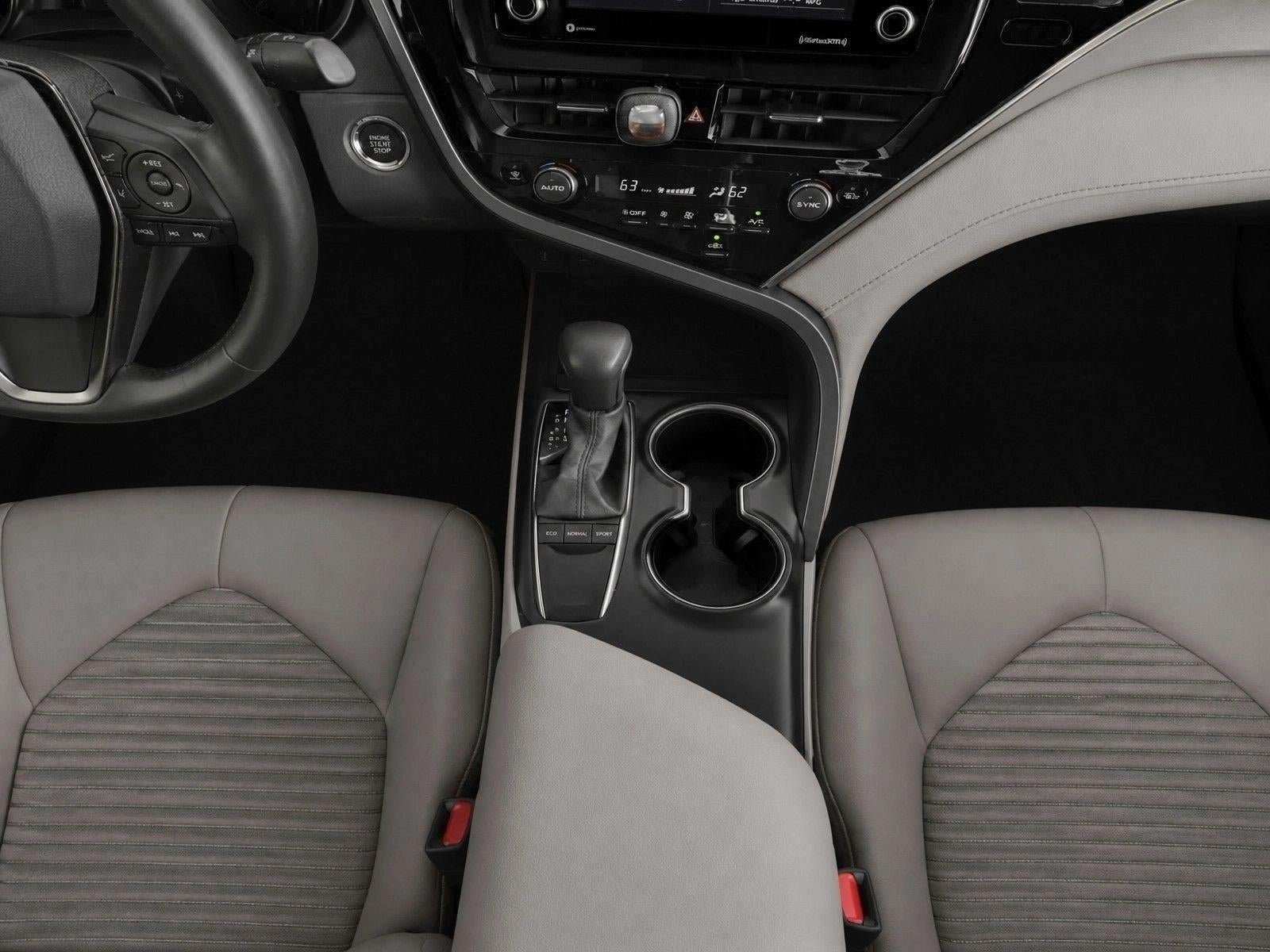 2022 Toyota Camry SE Auto (SE)
