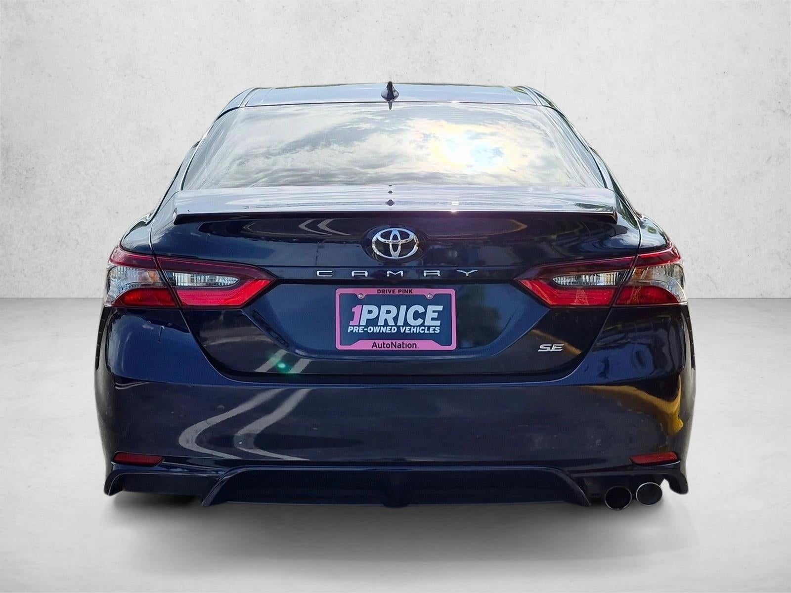 2022 Toyota Camry SE Auto (SE)