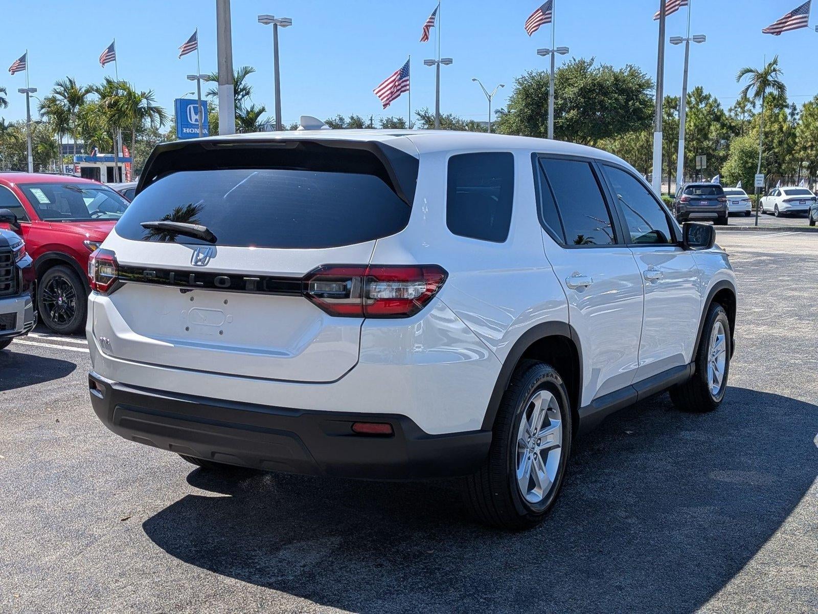 2023 Honda Pilot LX AWD