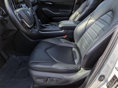 2022 Toyota Highlander XLE FWD (Natl)