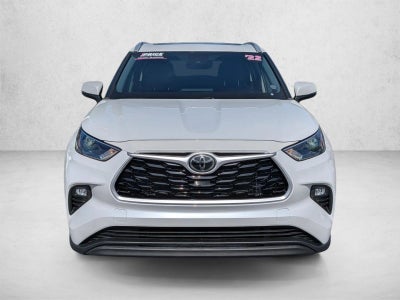 2022 Toyota Highlander XLE FWD (Natl)