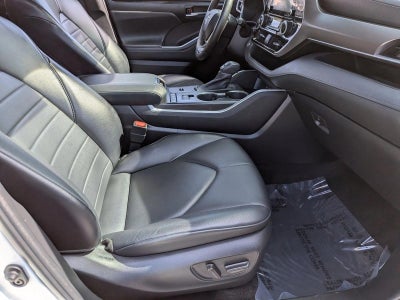 2022 Toyota Highlander XLE FWD (Natl)