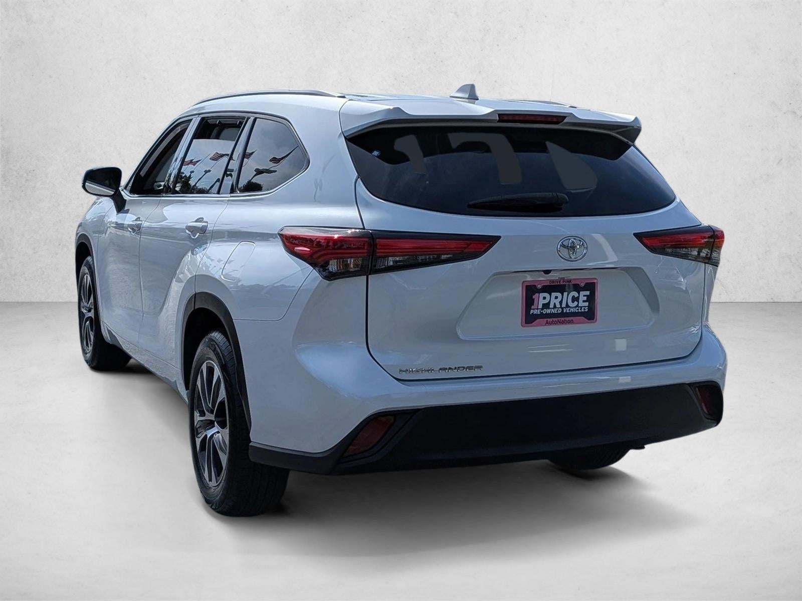 2022 Toyota Highlander XLE FWD (Natl)