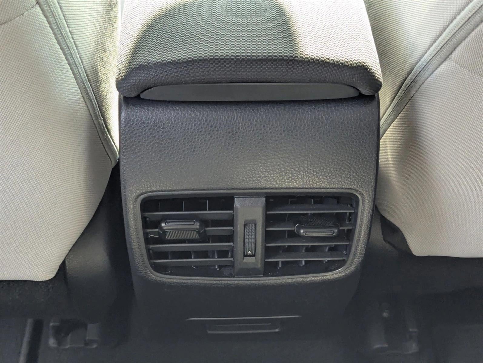 2022 Toyota Corolla Cross LE 4WD (Natl)