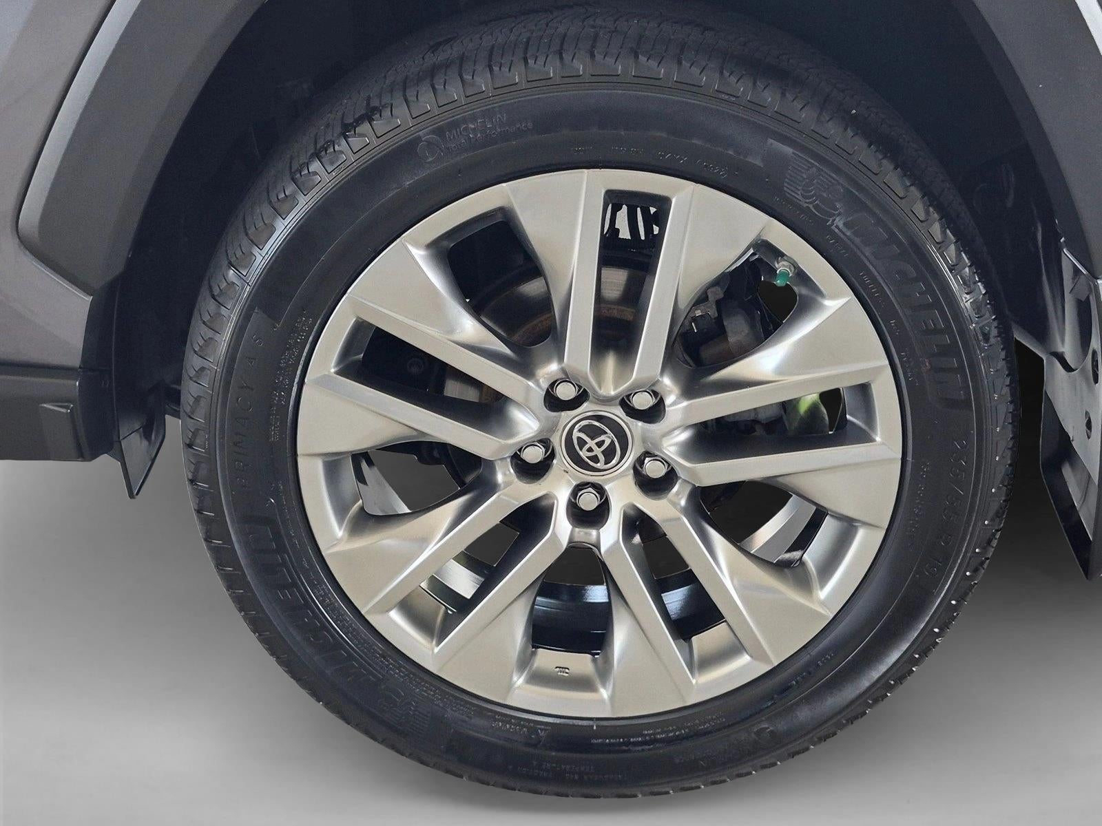 2019 Toyota RAV4 XLE Premium FWD (Natl)