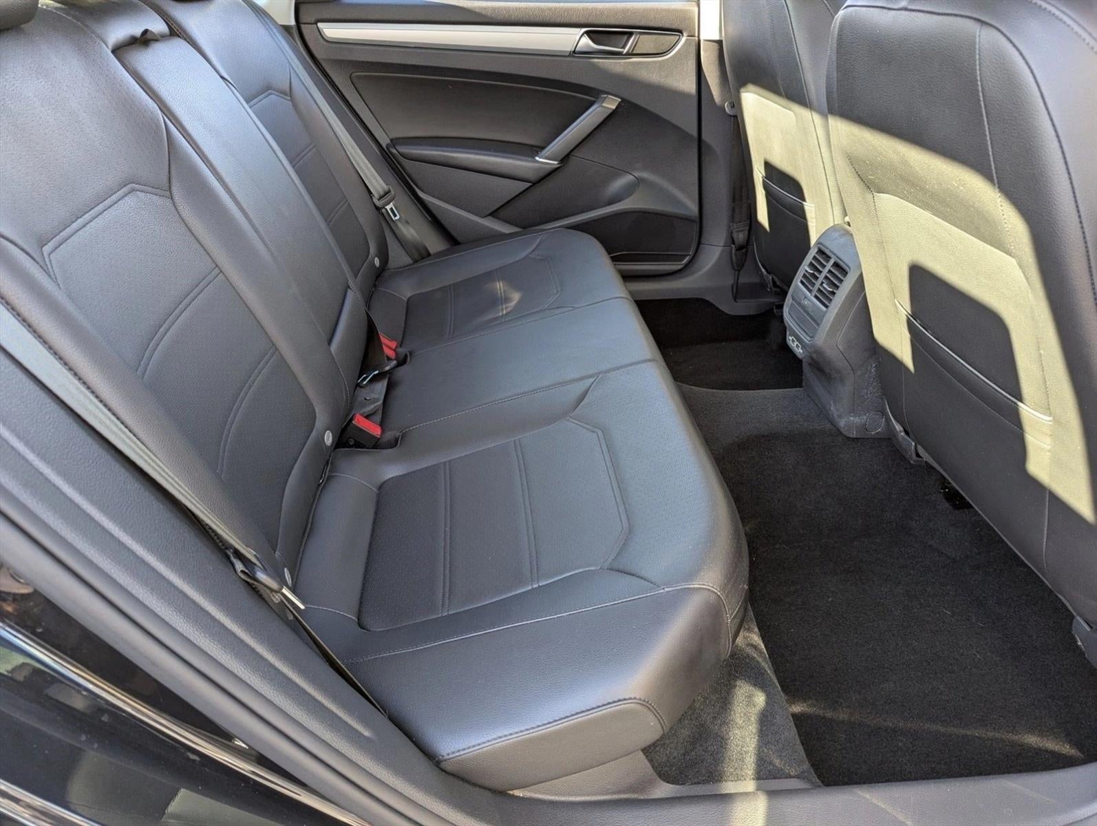 2019 Volkswagen Passat 2.0T Wolfsburg Edition Auto