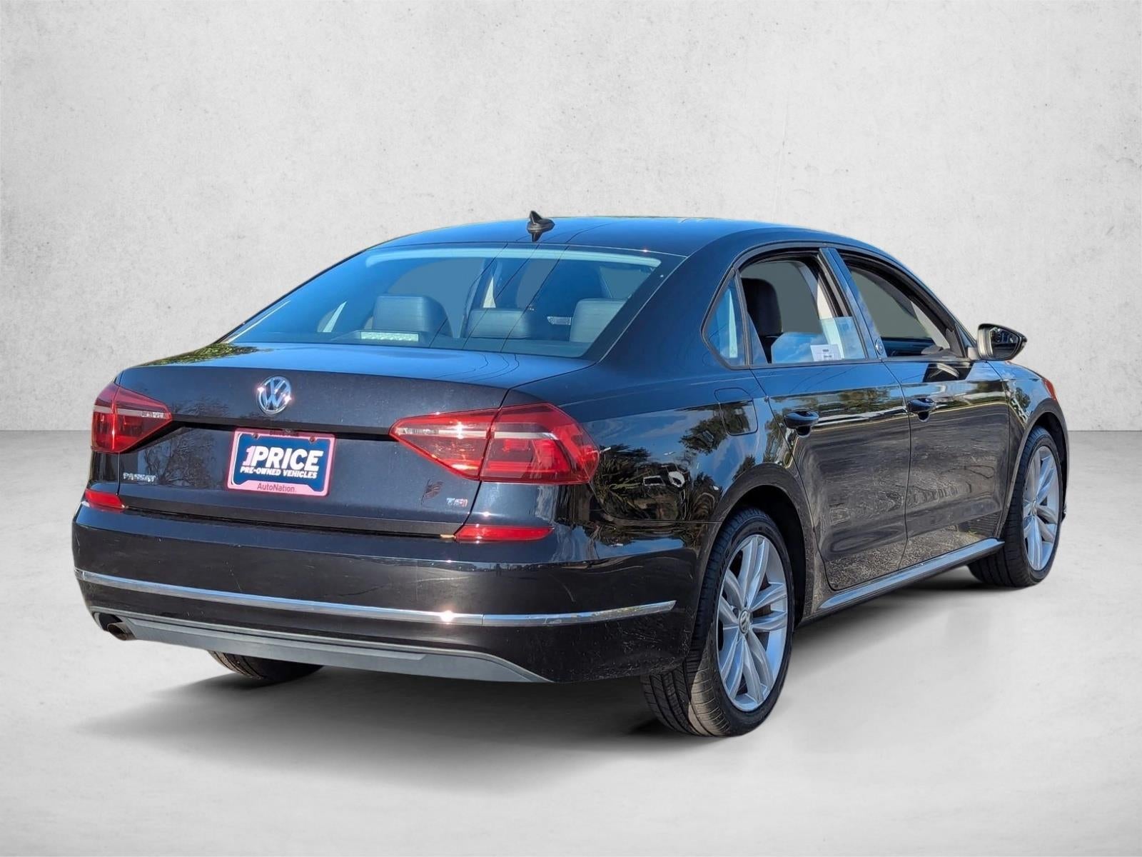 2019 Volkswagen Passat 2.0T Wolfsburg Edition Auto