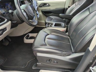 2023 Chrysler Pacifica Touring L FWD