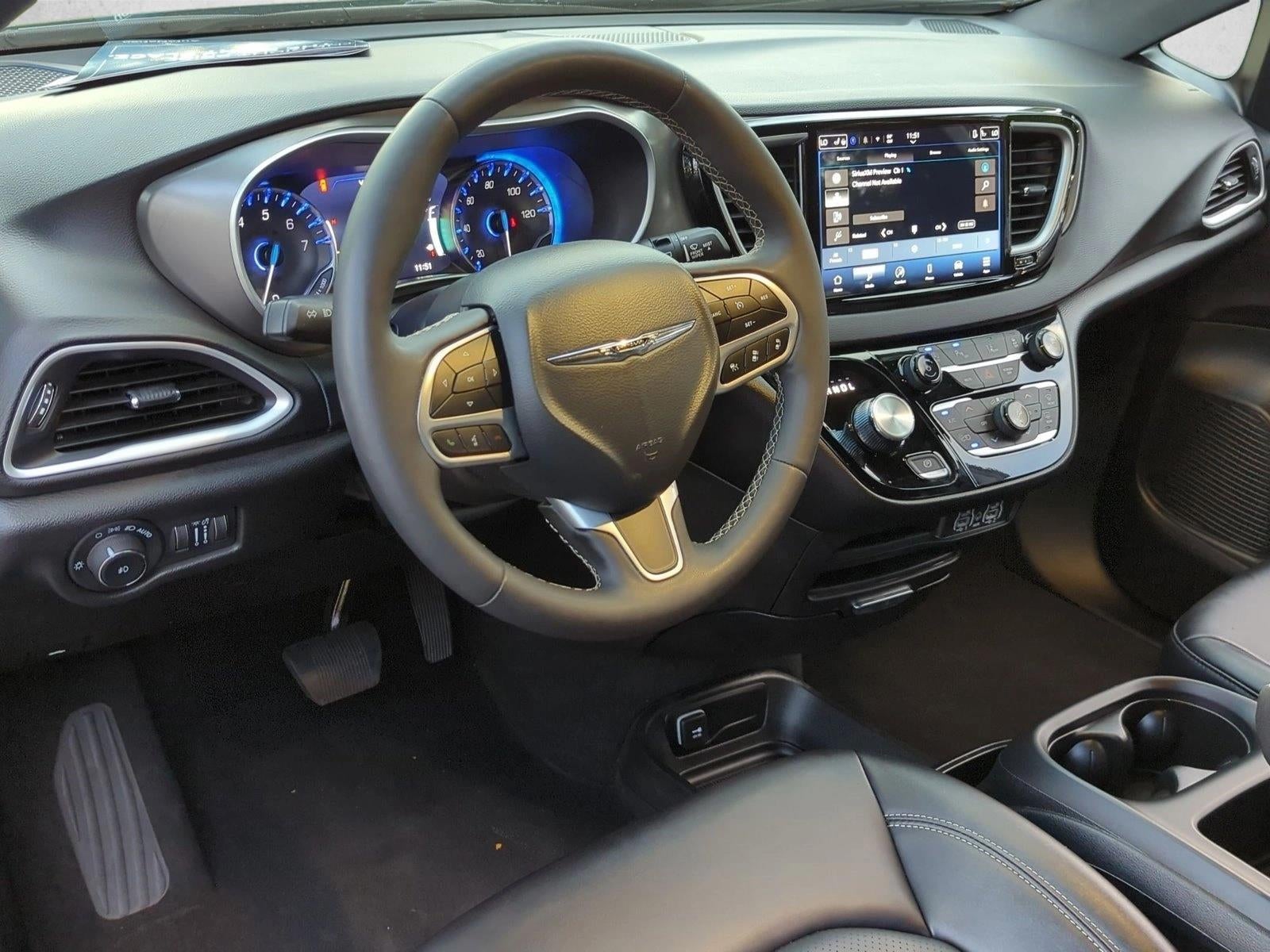 2025 Chrysler Pacifica Select FWD