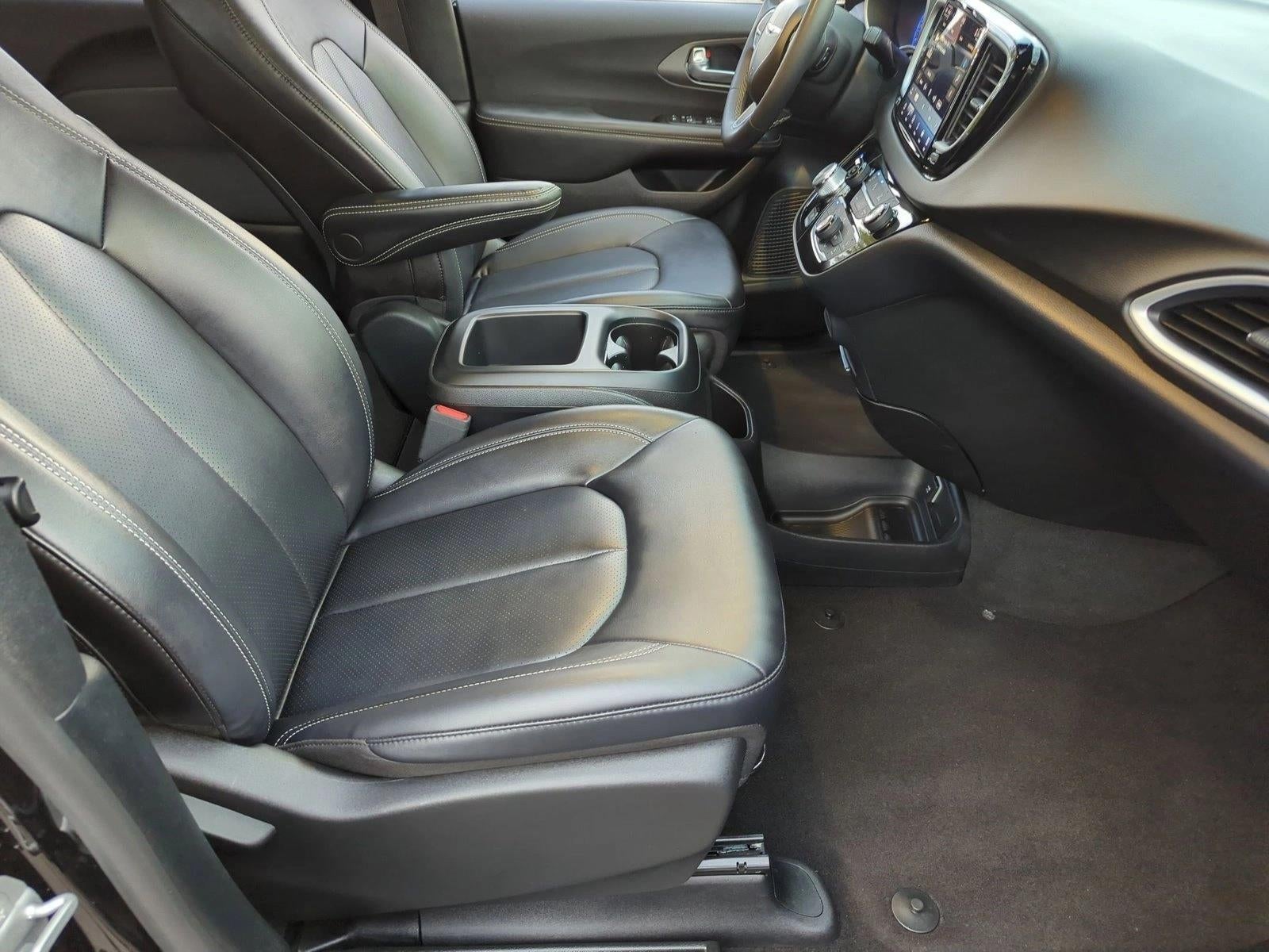 2025 Chrysler Pacifica Select FWD