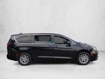 2025 Chrysler Pacifica Select FWD