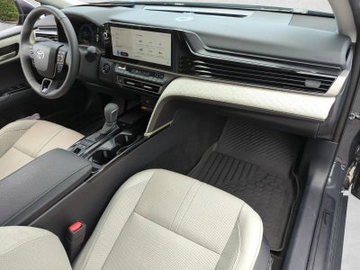 2025 Toyota Camry XLE (SE)