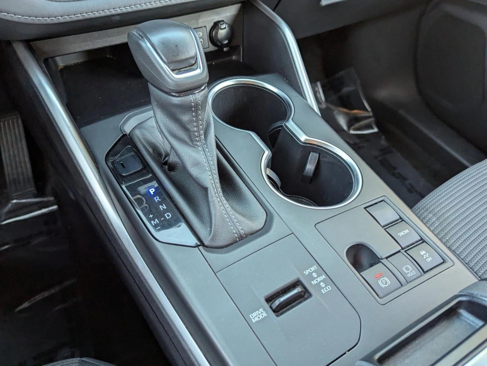 2023 Toyota Highlander LE FWD (Natl)