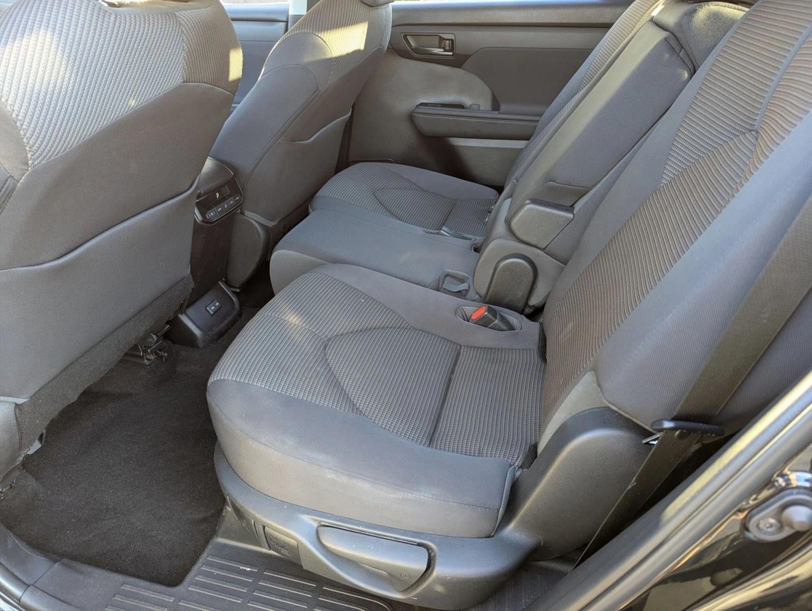 2023 Toyota Highlander LE FWD (Natl)