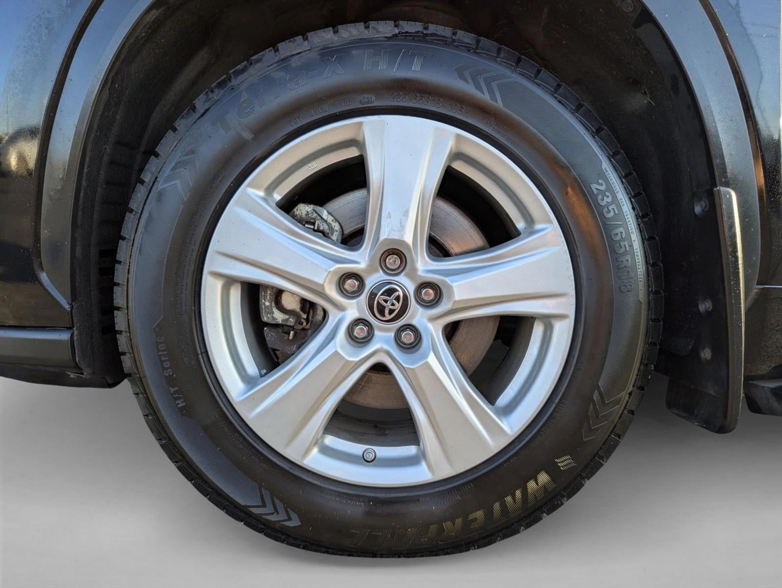 2023 Toyota Highlander LE FWD (Natl)