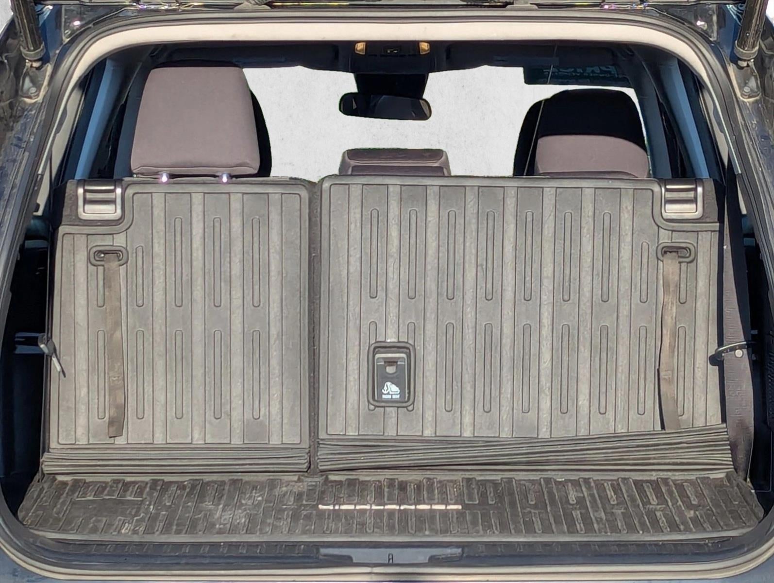 2023 Toyota Highlander LE FWD (Natl)