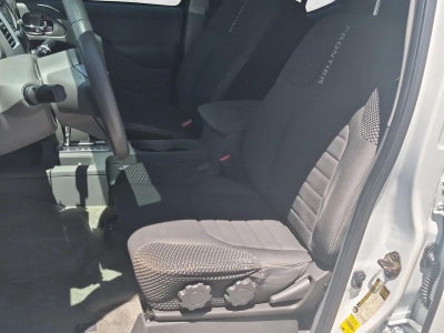 2015 Nissan Frontier 2WD Crew Cab SWB Auto Desert Runner
