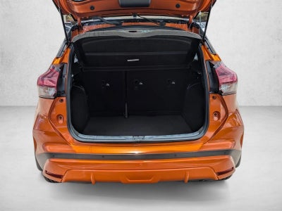 2023 Nissan Kicks SR FWD