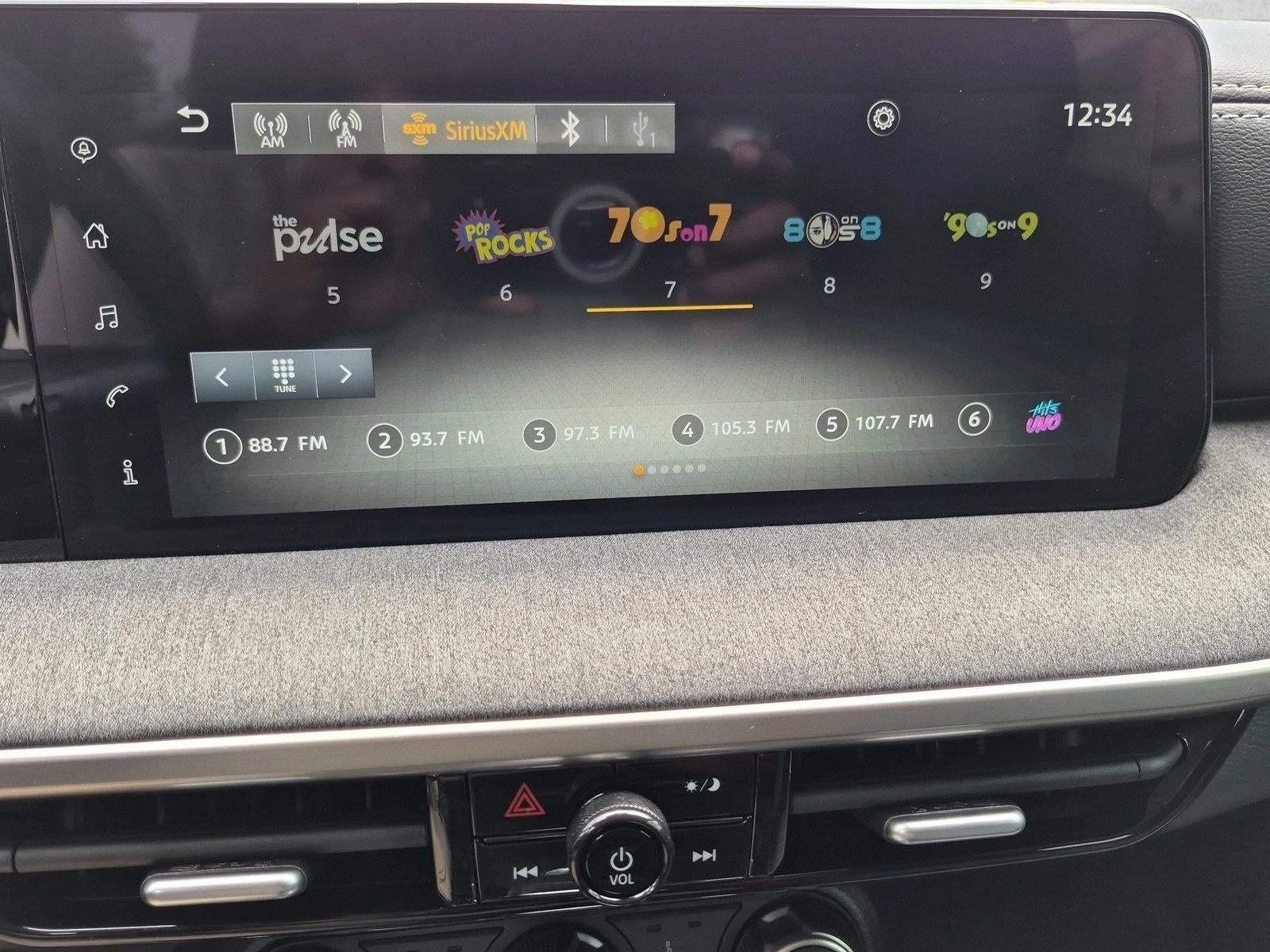 2025 Nissan Kicks SV FWD