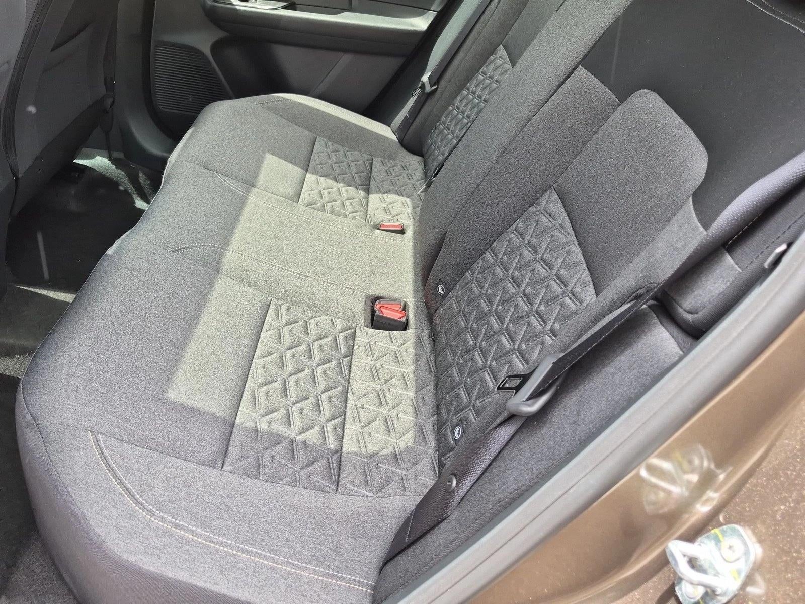 2025 Nissan Kicks SV FWD