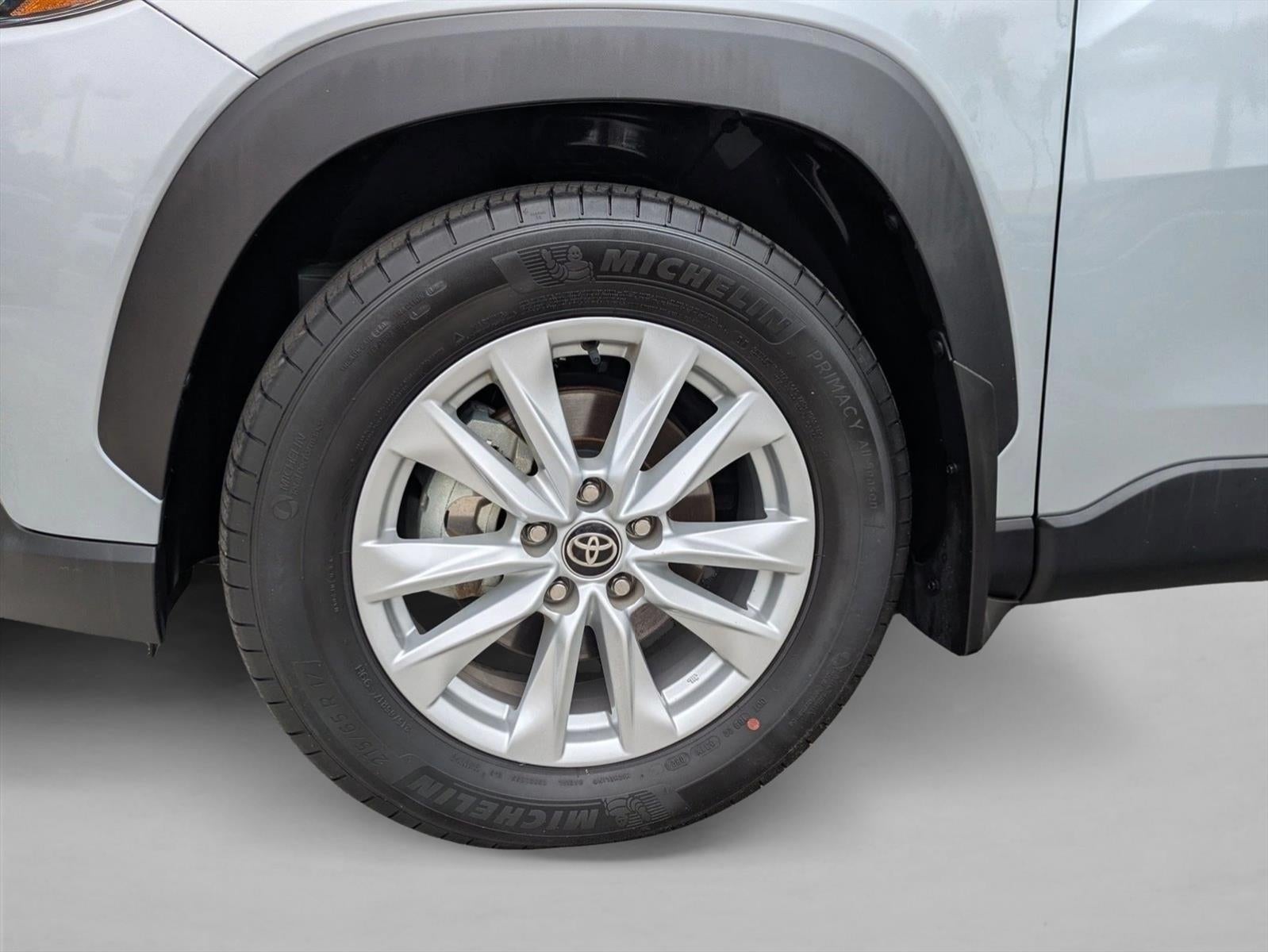 2024 Toyota Corolla Cross LE 2WD (Natl)