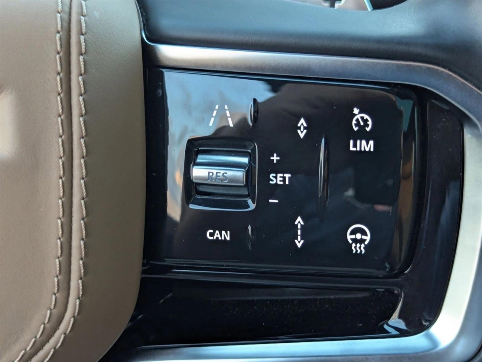 2025 Land Rover Range Rover Sport P360 SE