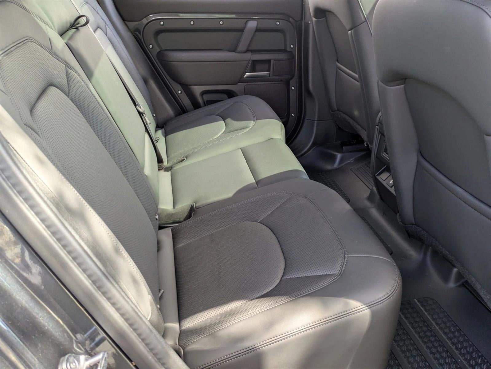 2025 Land Rover Defender 110 P400 S