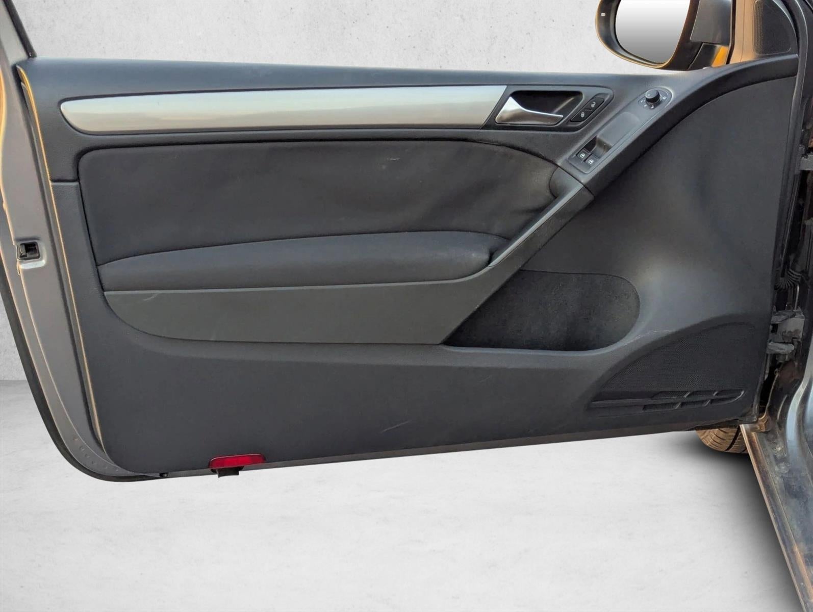 2013 Volkswagen Golf 2dr HB Auto PZEV