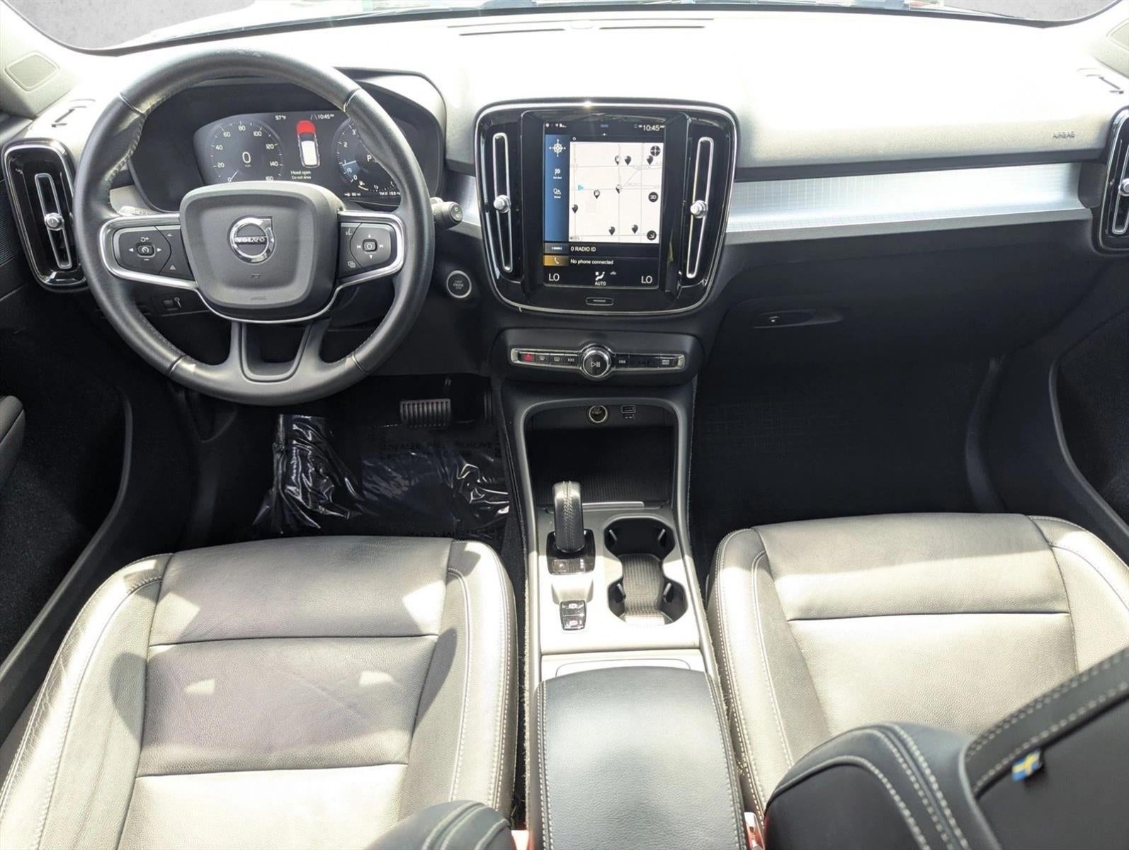2021 Volvo XC40 T4 FWD Momentum