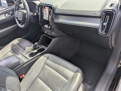 2021 Volvo XC40 T4 FWD Momentum