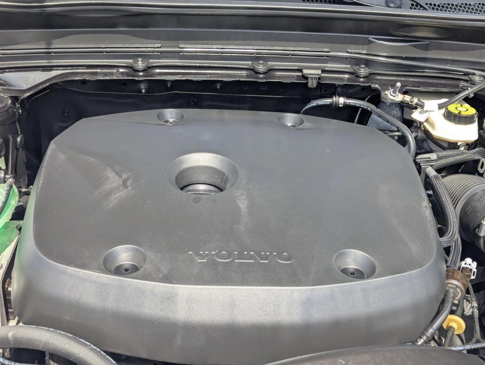 2021 Volvo XC40 T4 FWD Momentum