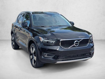 2021 Volvo XC40 T4 FWD Momentum