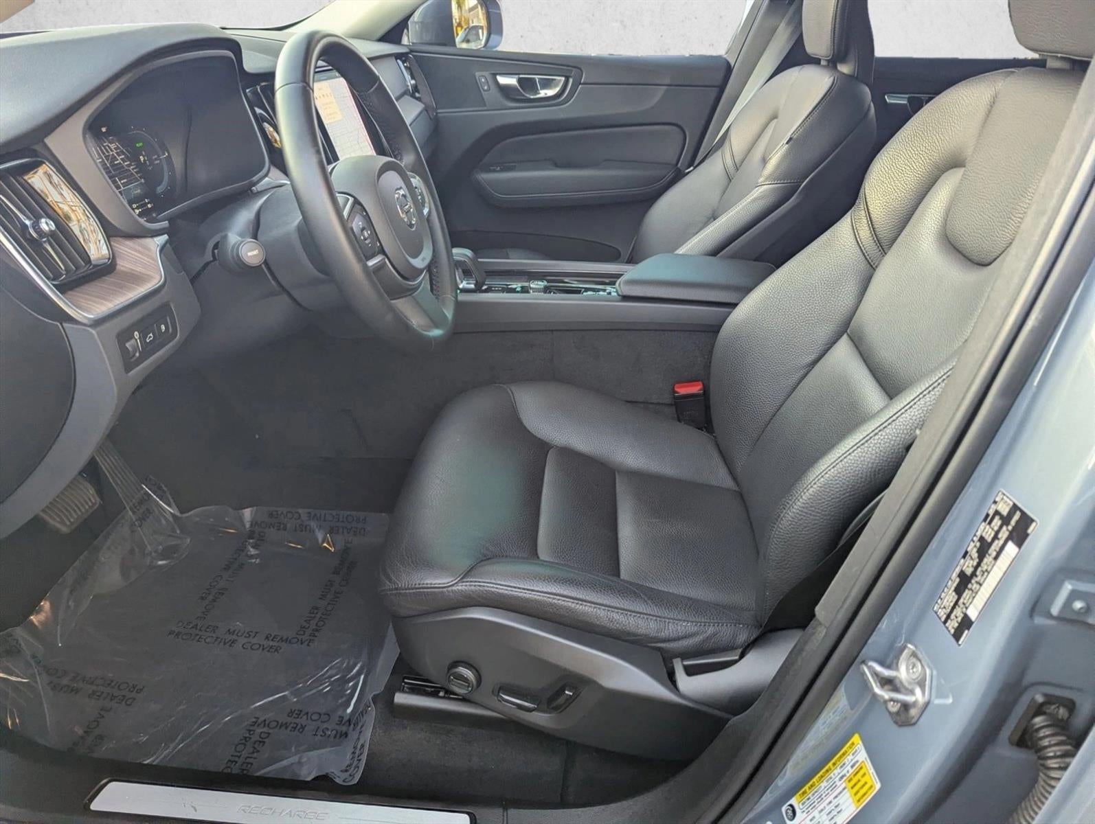 2022 Volvo XC60 Recharge Plug-In Hybrid T8 eAWD PHEV Inscription Expression