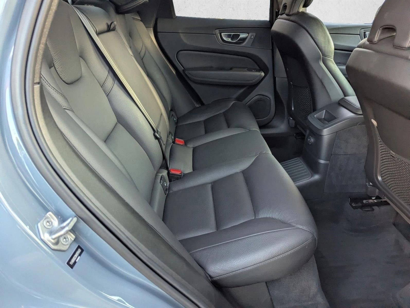 2022 Volvo XC60 Recharge Plug-In Hybrid T8 eAWD PHEV Inscription Expression