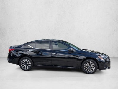 2024 Nissan Altima 2.5 SV Sedan