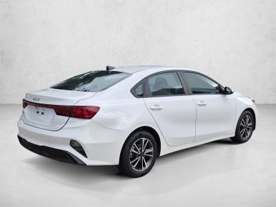 2023 Kia Forte LXS IVT