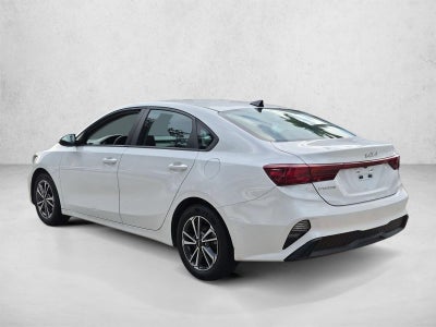 2023 Kia Forte LXS IVT