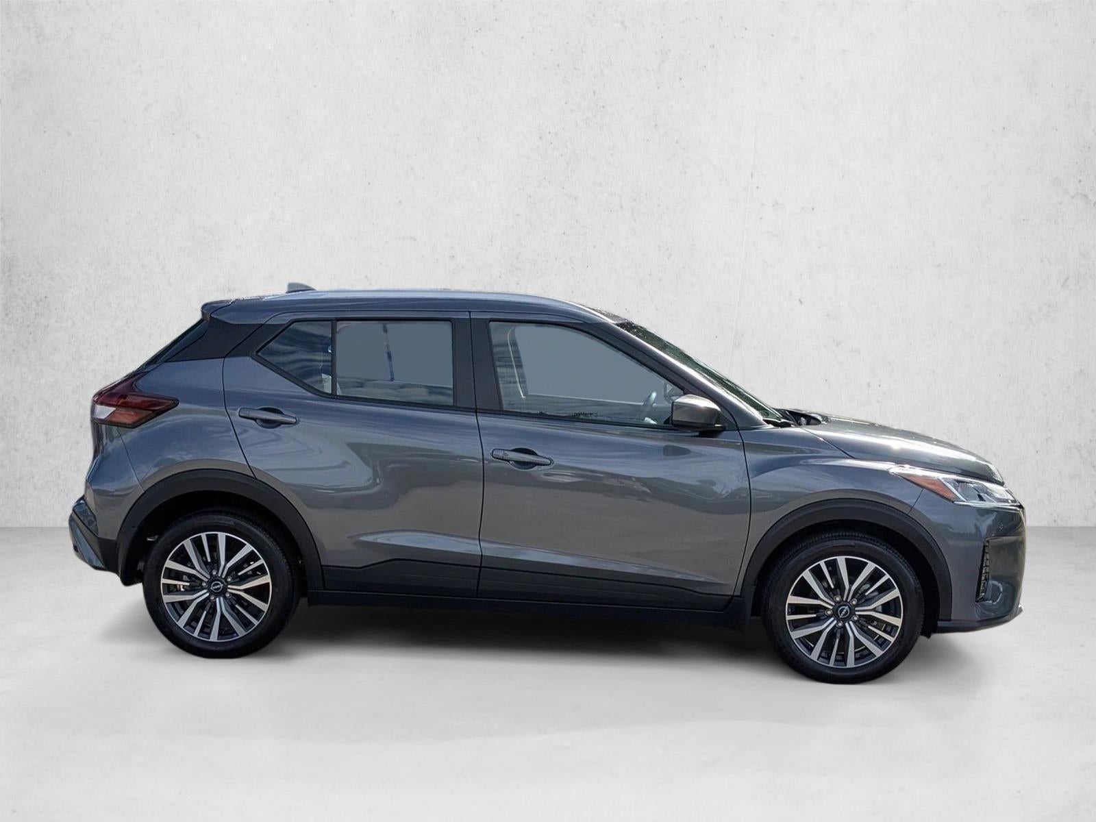 2022 Nissan Kicks SV FWD