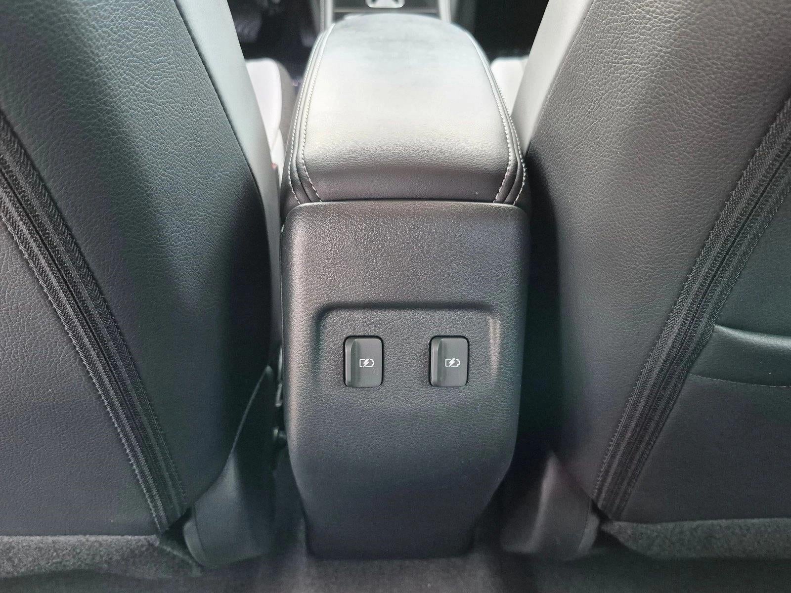 2023 Nissan Kicks SR FWD