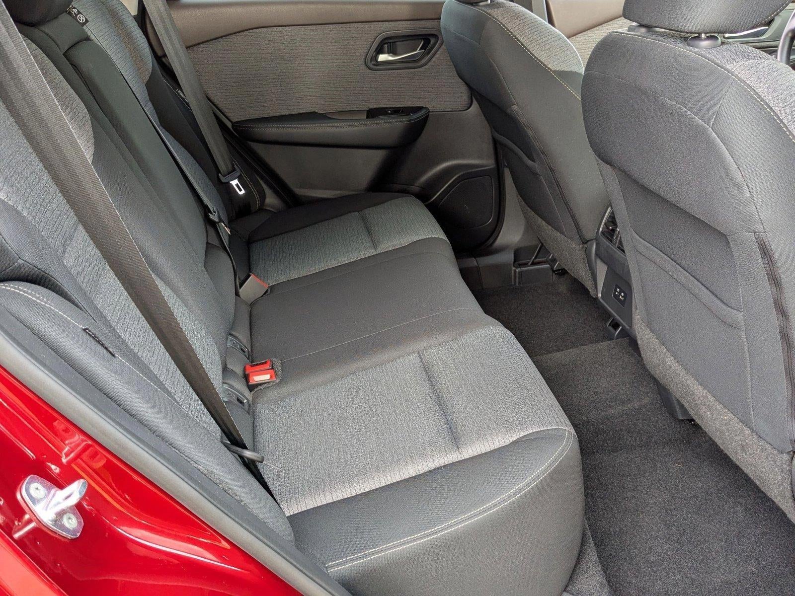 2022 Nissan Rogue FWD SV