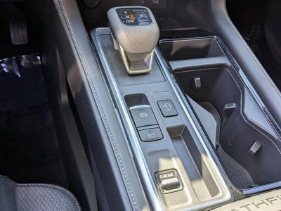 2024 Nissan Pathfinder SV 2WD