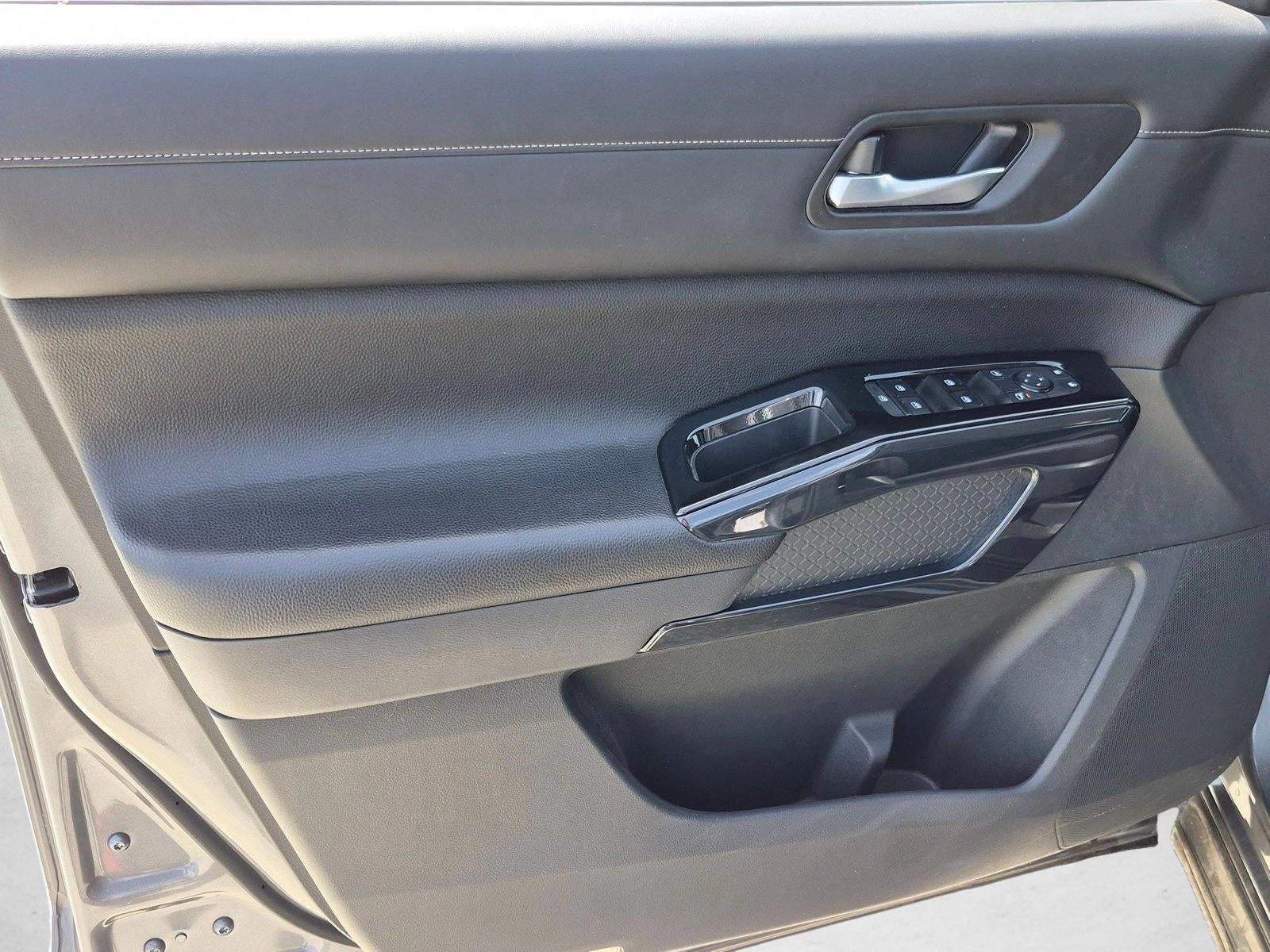 2022 Nissan Pathfinder SV 2WD