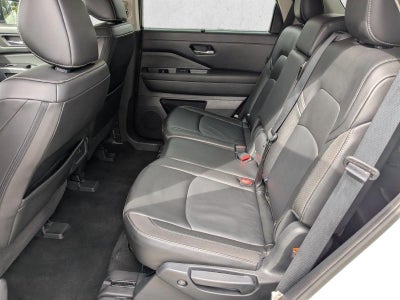 2024 Nissan Pathfinder SL 2WD