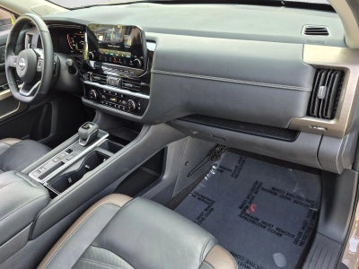 2023 Nissan Pathfinder Platinum 2WD