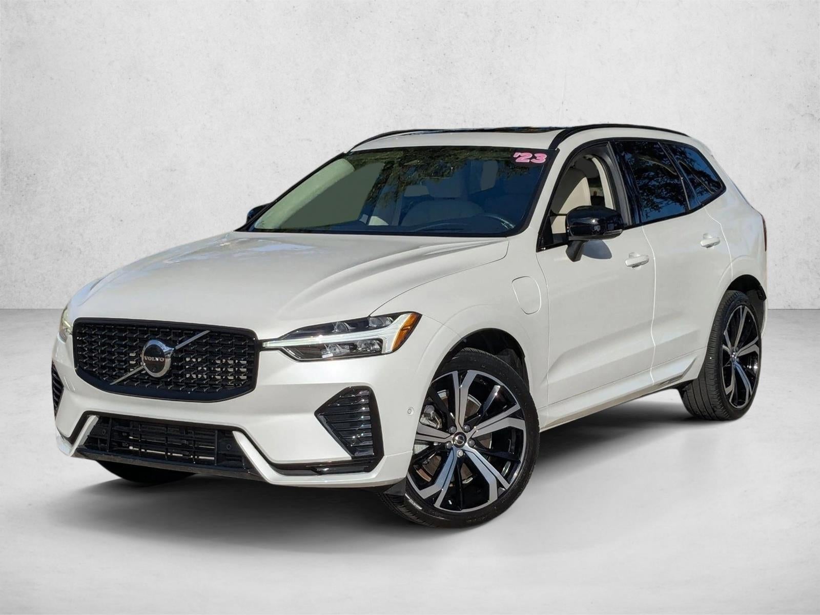 2023 Volvo XC60 Recharge Plug-In Hybrid T8 eAWD PHEV Ultimate Dark Theme