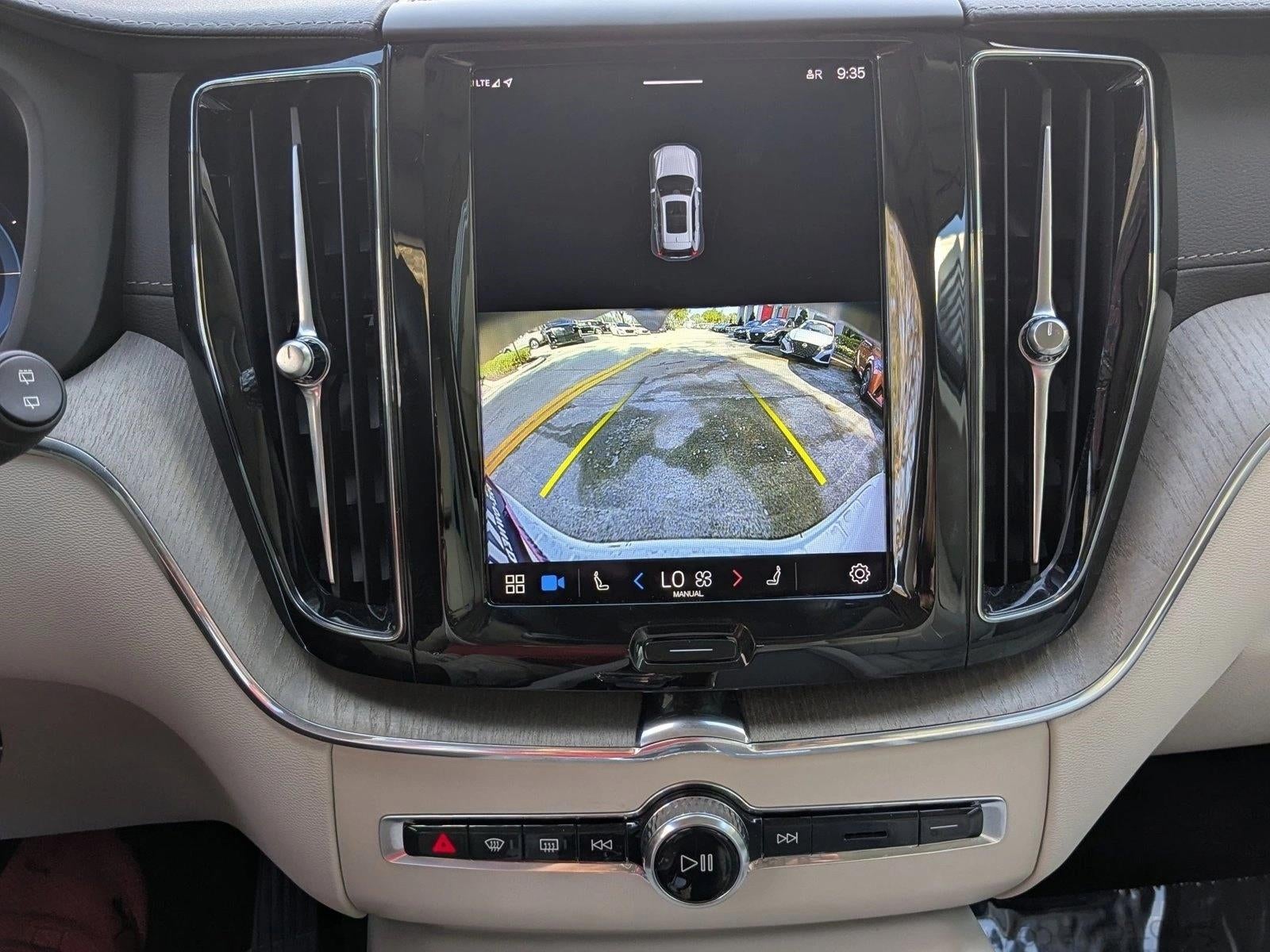 2023 Volvo XC60 Recharge Plug-In Hybrid T8 eAWD PHEV Ultimate Dark Theme