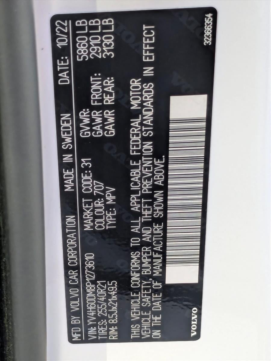 2023 Volvo XC60 Recharge Plug-In Hybrid T8 eAWD PHEV Ultimate Dark Theme