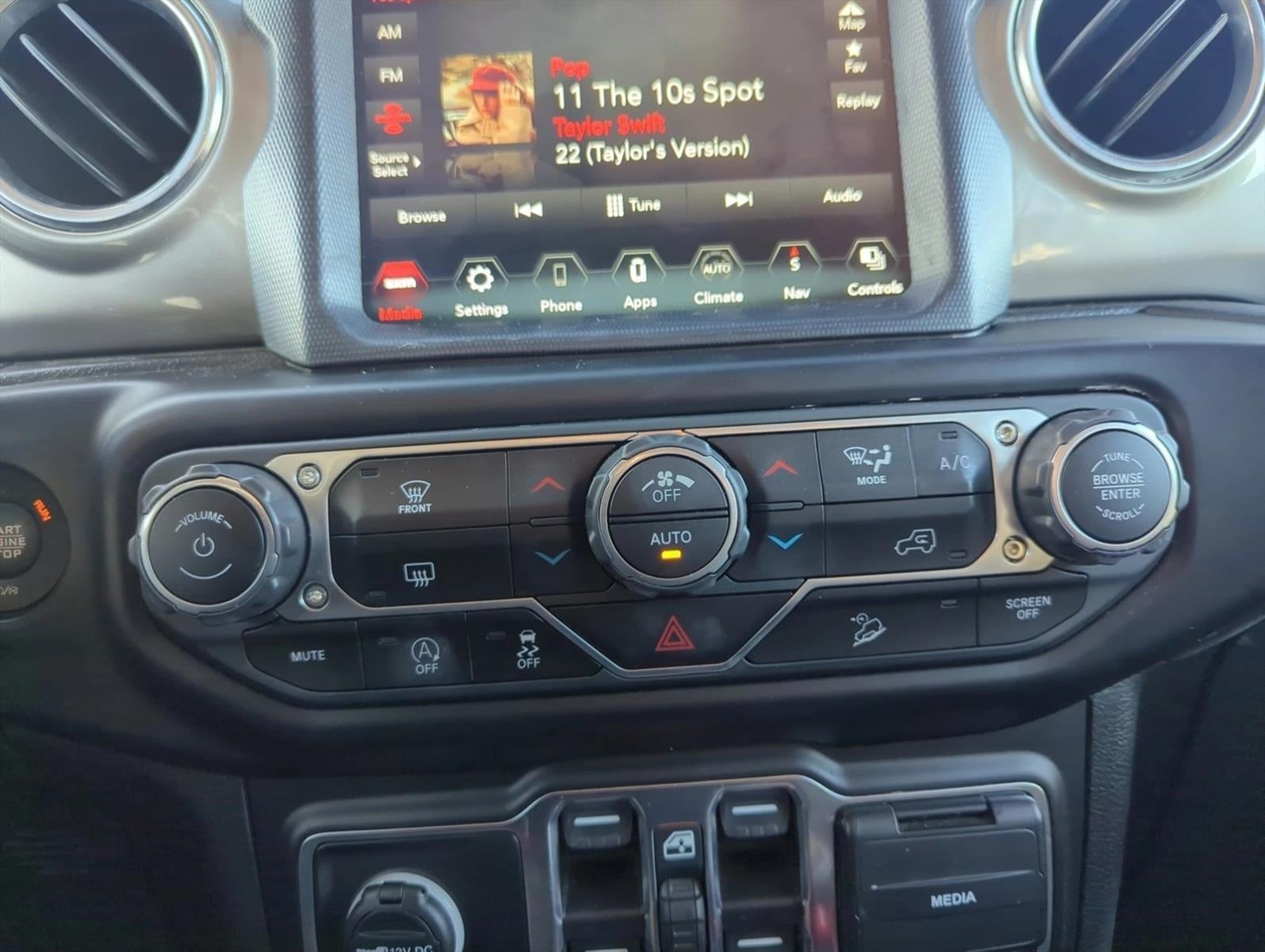 2020 Jeep Wrangler Unlimited Sahara 4x4