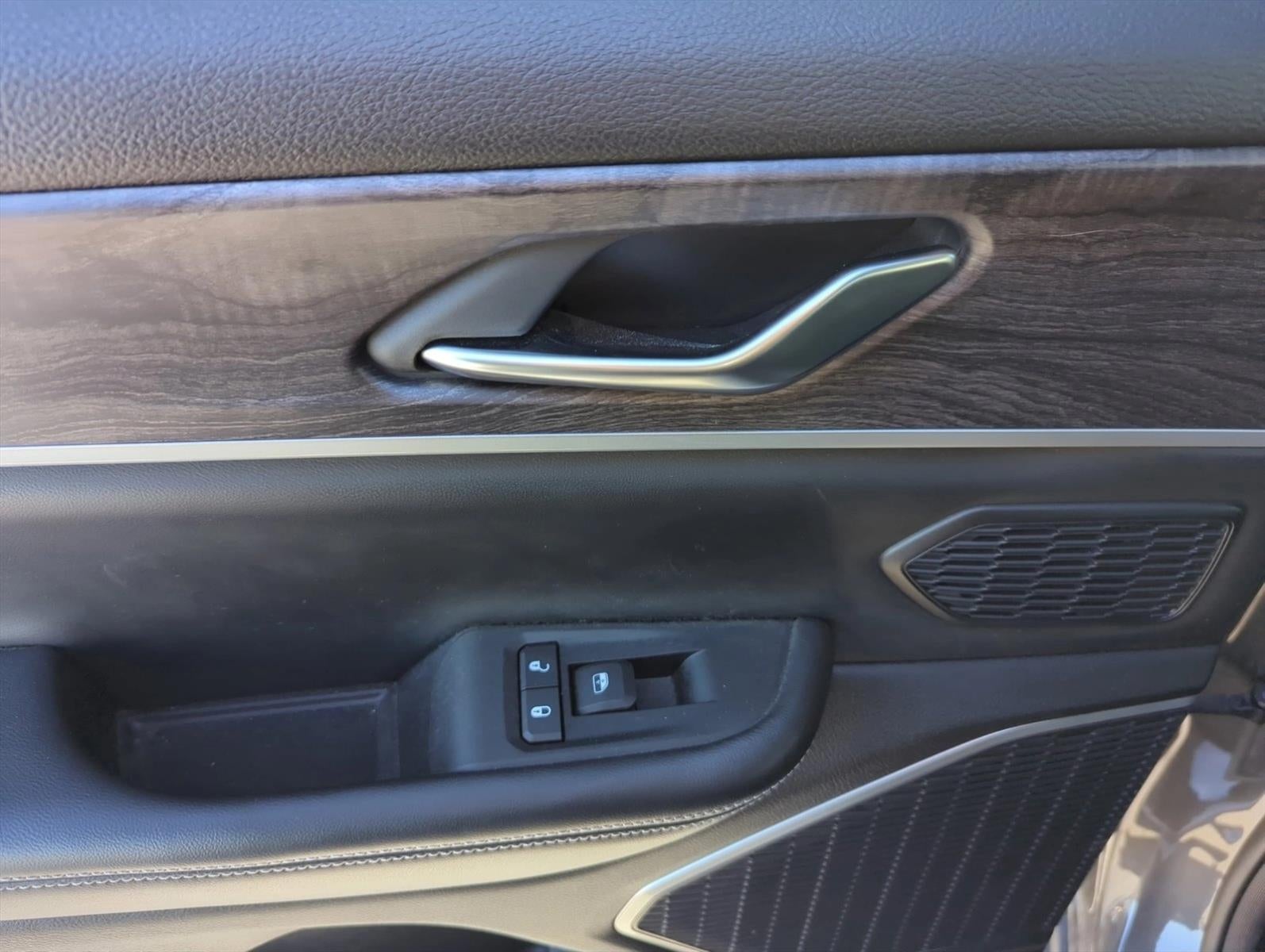 2023 Jeep Grand Cherokee L Limited 4x2